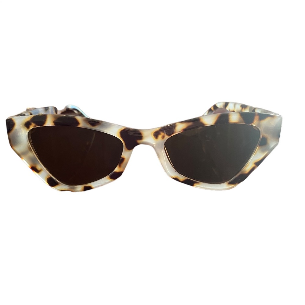 Leopard Print Cateye Neutral Color Sunglasses - Picture 2 of 5